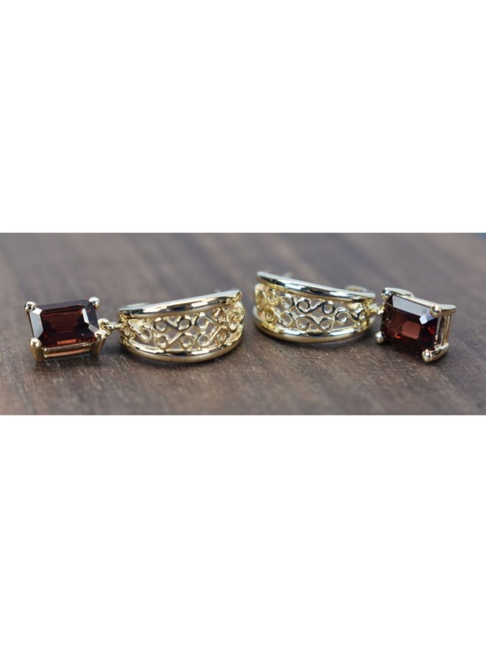 14KT  Yellow Gold Emerald Cut Garnet Filagree Earrings